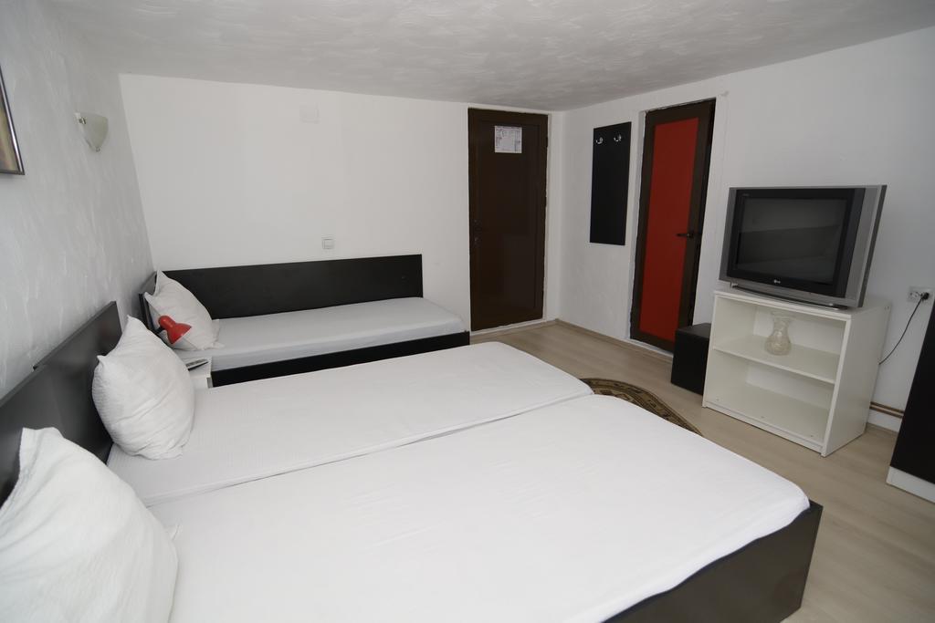 Pensiune Matrix Curtea de Argeş Chambre photo