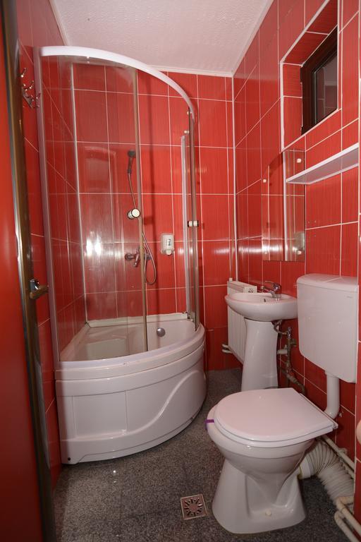 Pensiune Matrix Curtea de Argeş Chambre photo